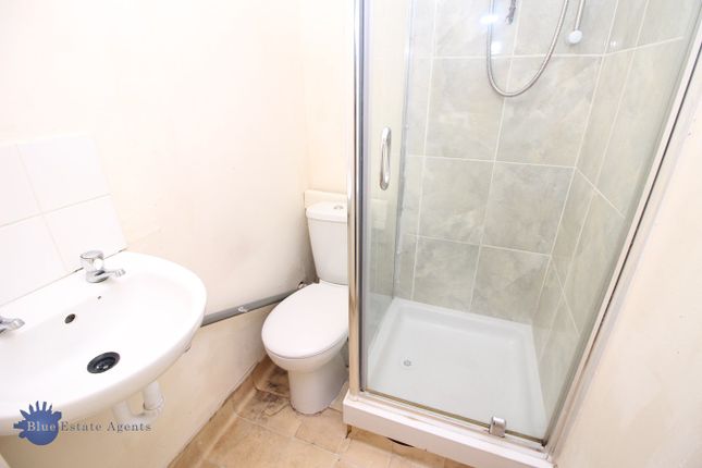 Studio to rent in Townsend Road, Southall