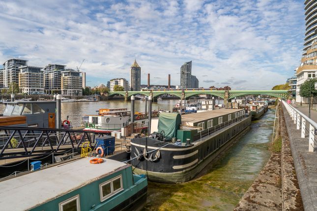 Apartment 154, Oyster Wharf, 18 Lombard Road, London photo 3