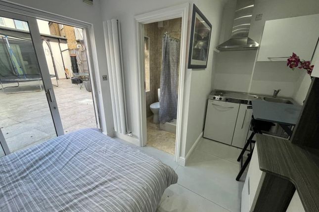 Studio 0- £900 Available 11/08/2025