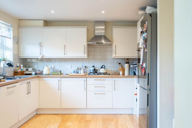 5, The Dene, Horsham photo 2