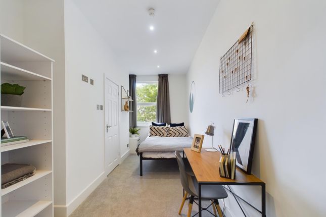 A Spacious And Inviting Large Double Bedroom Featu...