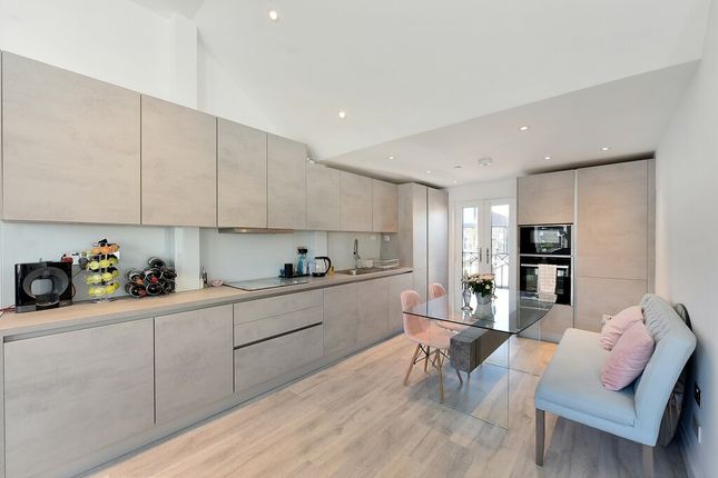 Flat to rent in Shorrolds Road, Fulham