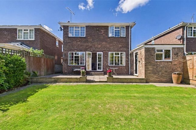 6, Govett Grove, Surrey photo 2