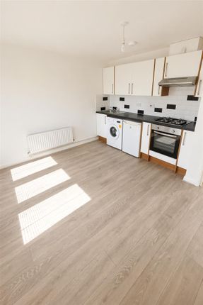22, Victoria Orchard, Maidstone photo 3