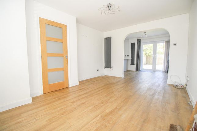30, Wedgewood Drive, Church Langley photo 4
