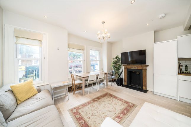 Thumbnail Flat for sale in Wandsworth Bridge Road, Fulham, London