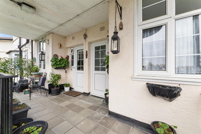 Flat for sale in Woodford House, Woodford Road, South Woodford