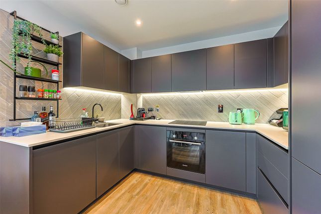Flat 14, Darjeeling House,, Memorial Avenue, Berkshire photo 2