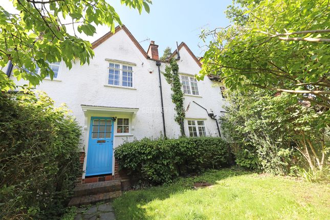 Thumbnail Cottage for sale in Oakwood Road, London