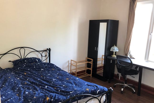 Thumbnail Shared accommodation to rent in Ashburnham Road, Luton
