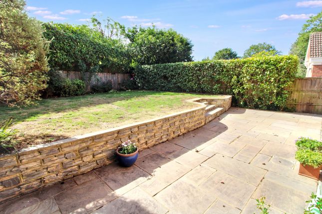 17 Badger Way, High Wycombe photo 4