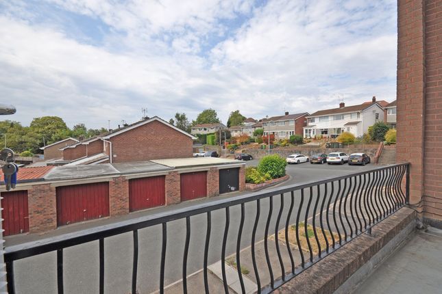 33, Forest Close, Newport photo 4