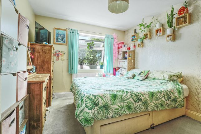 16 Kingham Road, Ware photo 4