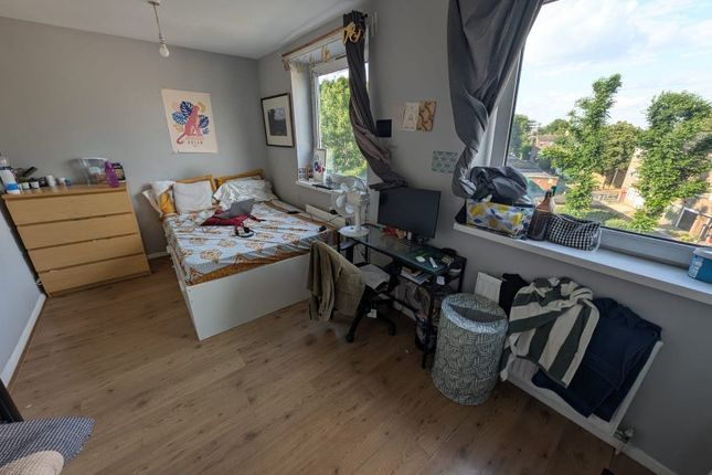 2a, Hilldrop Crescent, London photo 3
