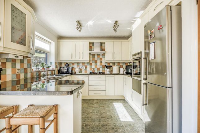 15, Ridgevale Close, Penzance photo 3