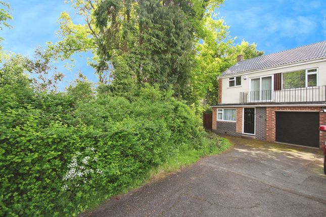Thumbnail Detached house for sale in Leyfields Crescent, Warwick