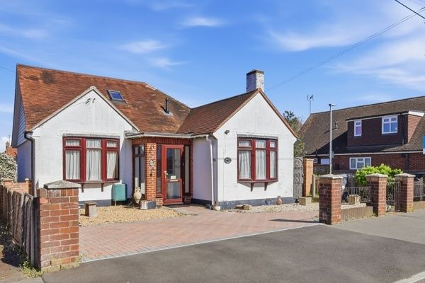3-bed house on 27, Wallace Crescent, Chelmsford, £440,000