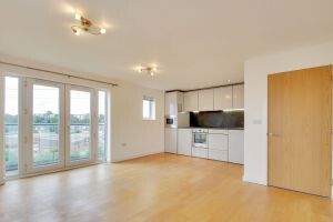 Thumbnail Flat to rent in Black Eagle Drive, Black Eagle Drive, Gravesend, Kent