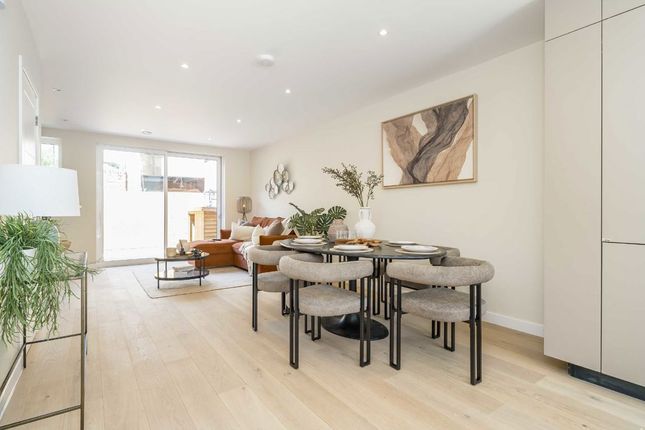 2C, The Warwick, Warwick Road, London photo 4