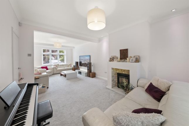 35, Vine Lane, Hillingdon photo 4