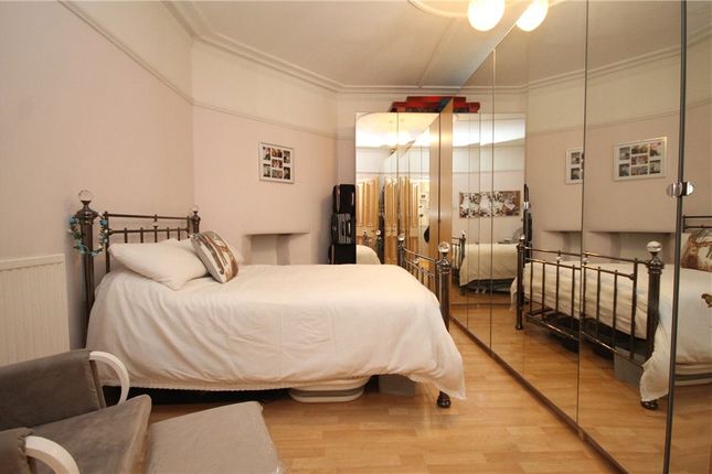 Flat 1, 32, Mitcham Park, Mitcham photo 4