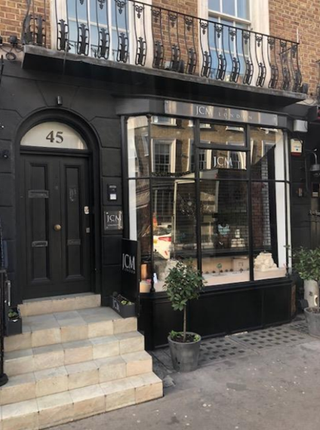 Retail premises to let in Beauchamp Place, London