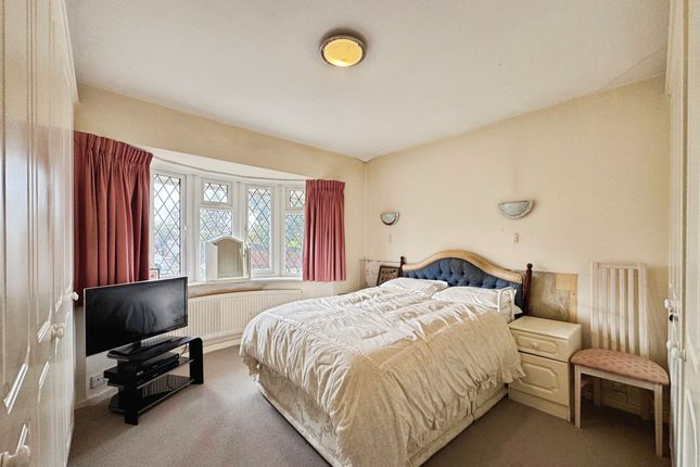 76 Kenilworth Road, Edgware photo 4