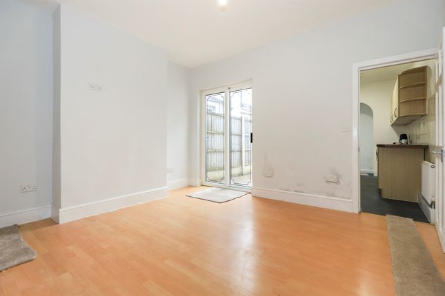 134, Jeffcock Road, Wolverhampton photo 4