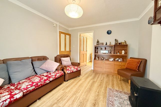 1, Howell Close, Merthyr Tydfil photo 4