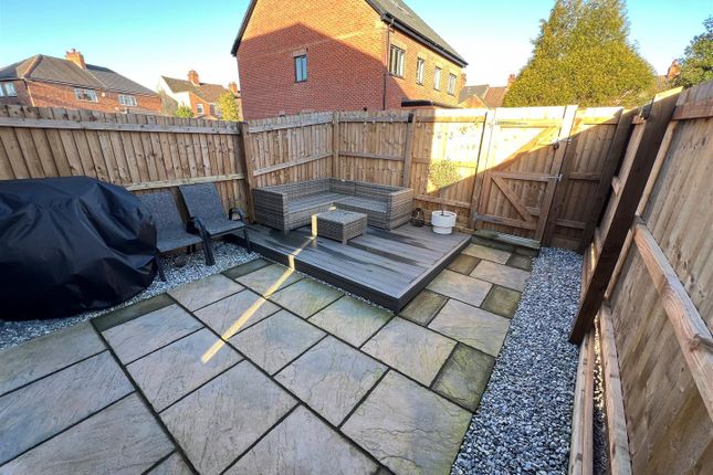 Property for sale in Willowbank Close, Hinckley