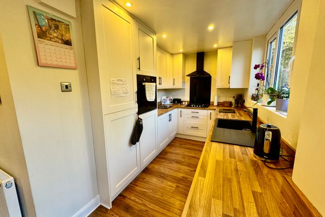 16, Cotwall End Road, DUDLEY photo 3