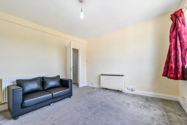 Flat for sale in Lordship Lane, Wood Green, London