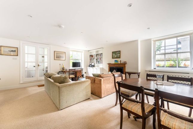 Flat for sale in Elgin Crescent, Notting Hill Gate, London