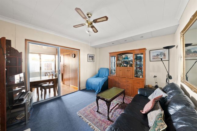 64, Bedford Avenue, Hayes photo 3