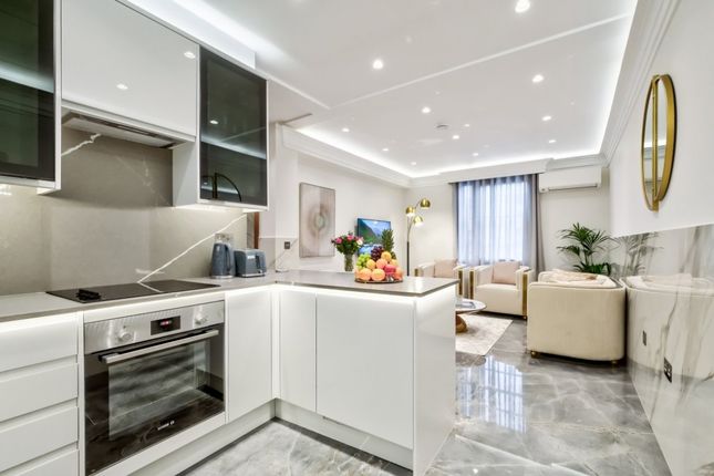 Flat 31, Cumberland Court, Great Cumberland Place, London photo 3
