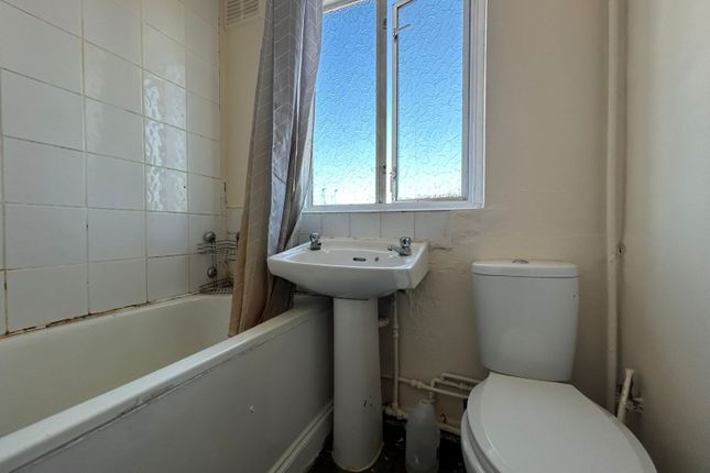 288a Kingshill Avenue, Hayes photo 5
