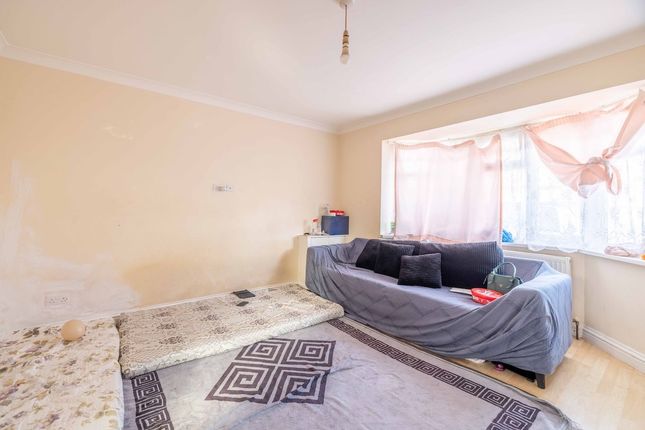 41, Faraday Road, Slough photo 4
