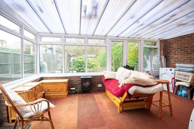 19 Milner Road, Wellingborough photo 4