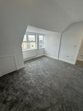 Duplex to rent in Coliston Passage, London
