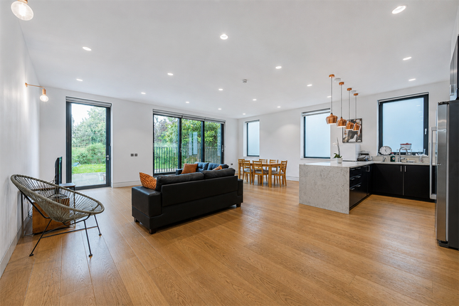 3, Elm Avenue, Flat 1, London photo 2