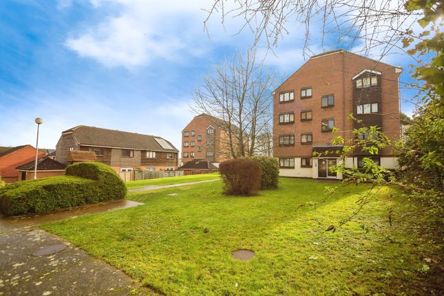 Thumbnail Flat for sale in Springvale, Maidstone