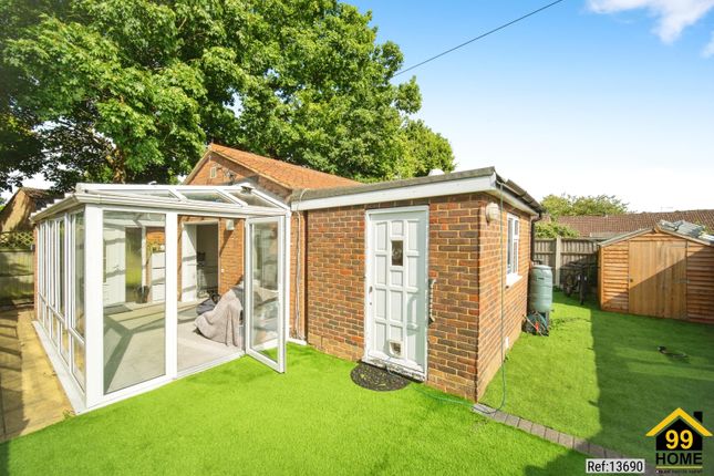 Thumbnail Detached bungalow to rent in Evenlode Way, Sandhurst, Berkshire