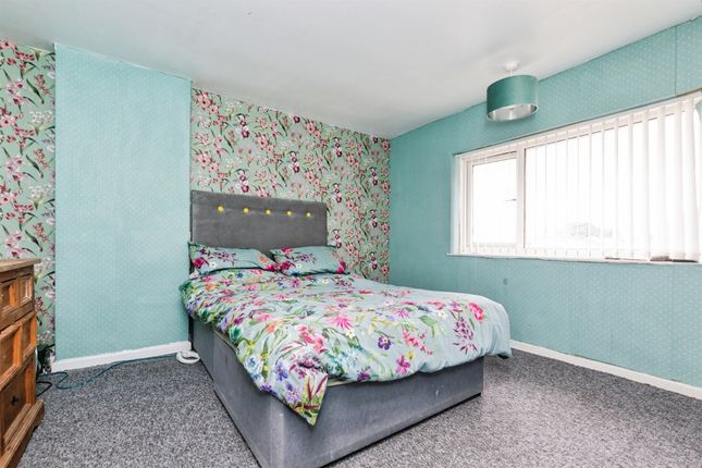 2, Redscope Crescent, Rotherham photo 3