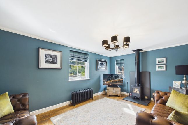 21 Wash Green, Matlock photo 2