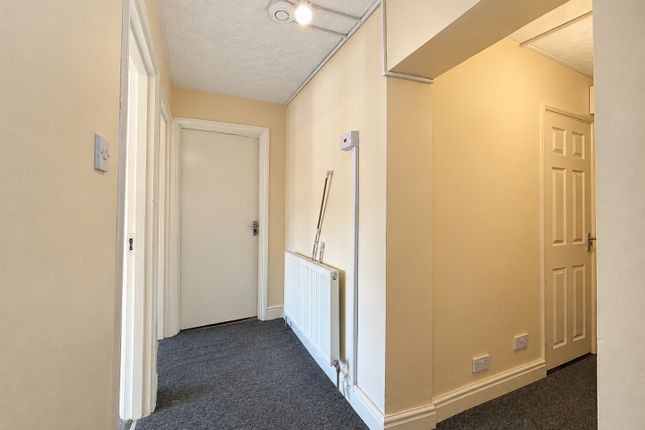 106B, Rutland Avenue, High Wycombe photo 4