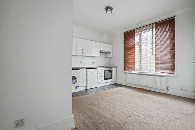 Flat 5, Croydon photo 5