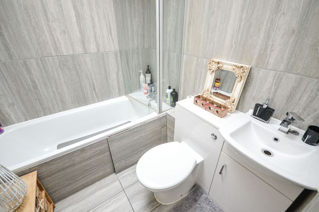 Flat for sale in St. Johns Way, Corringham