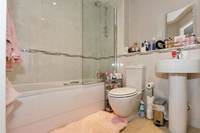 Flat for sale in Waterside, Shirley, Solihull