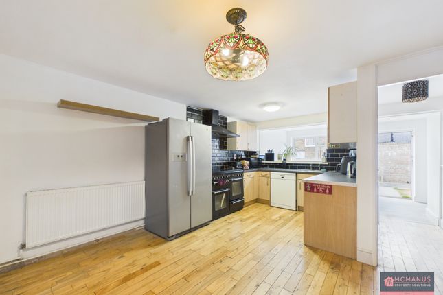 574, Ripon Road, Stevenage photo 2