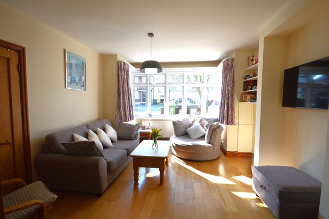 82, Regal Way, Harrow photo 3